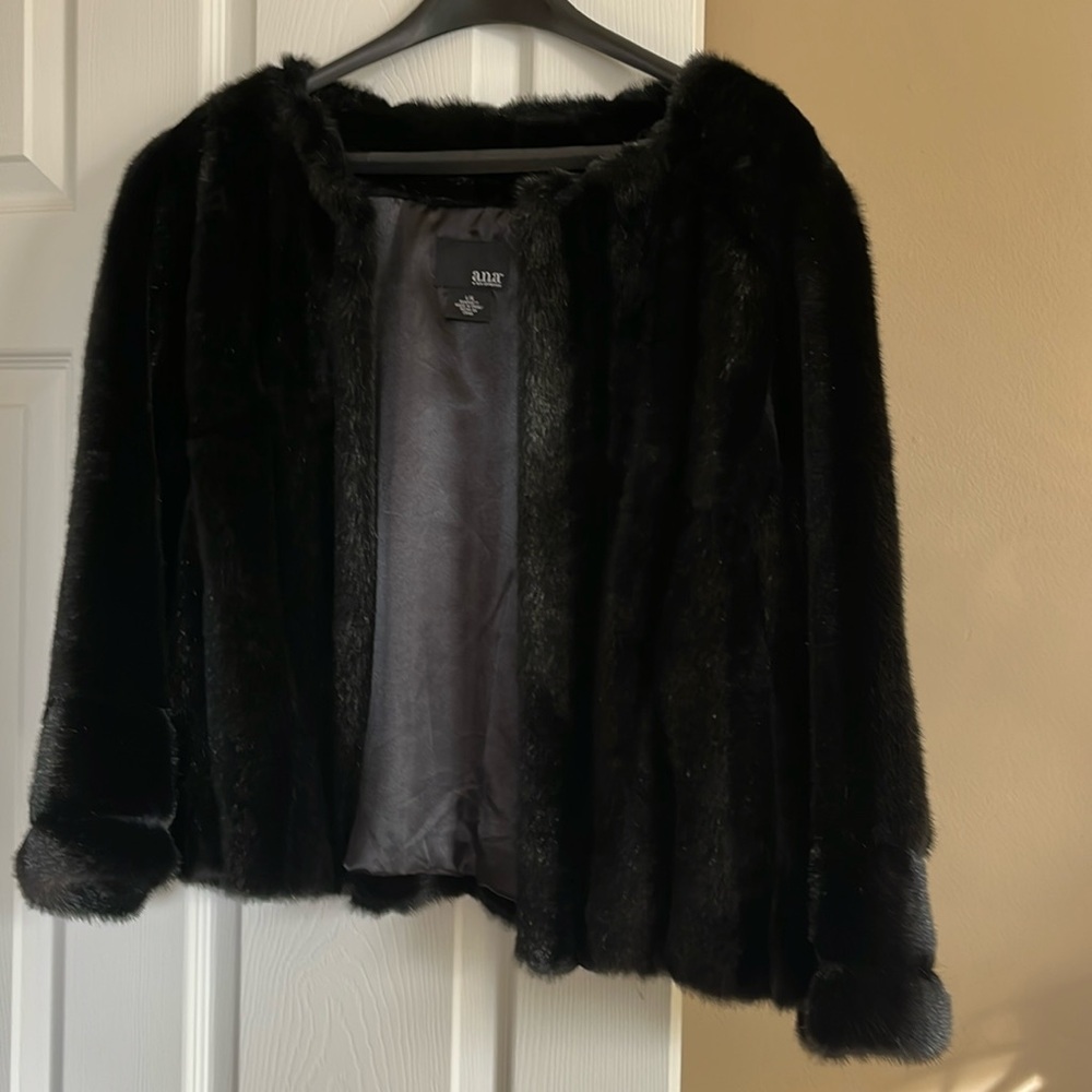 Ana faux fur black jacket Sz L